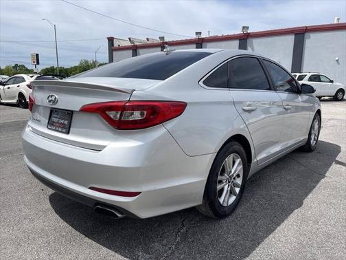 2017 Hyundai SONATA SE