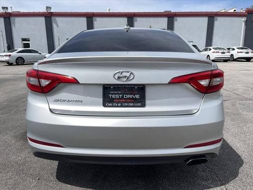 2017 Hyundai SONATA SE
