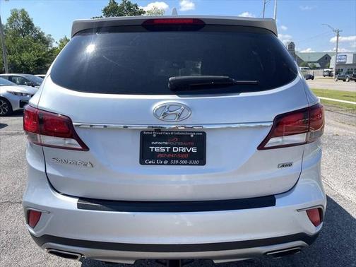 2017 Hyundai SANTA FE SE