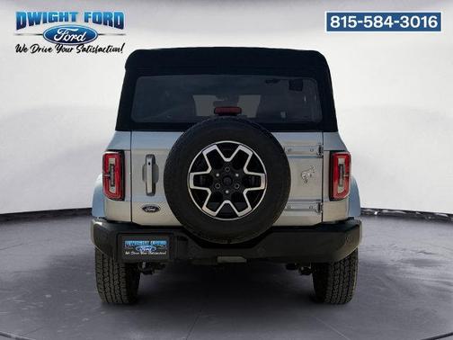 Iconic Silver Metallic 2024 Ford Bronco Outer Banks