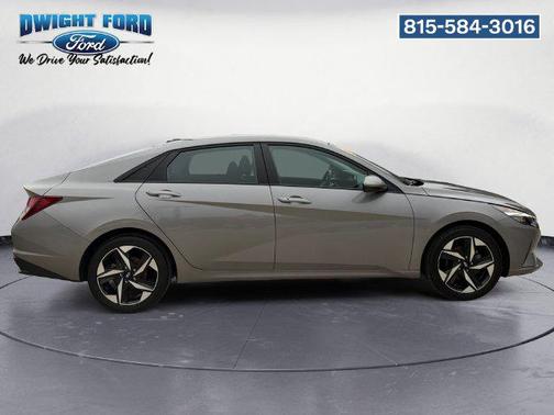 Fluid Metal 2023 Hyundai ELANTRA SEL