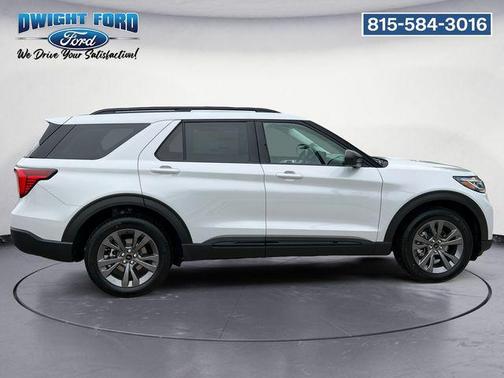 Space White Metallic 2026 Ford Explorer Active