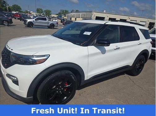 Star White Metallic Tri-Coat 2023 Ford Explorer ST