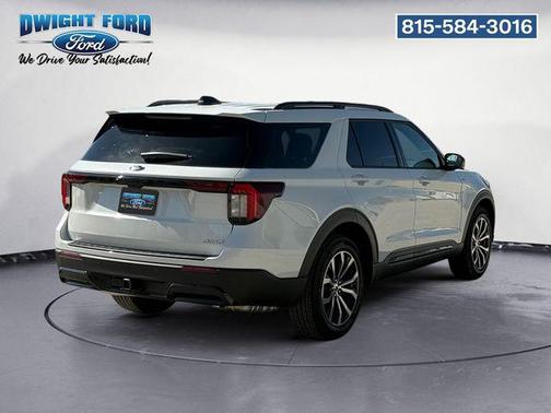 Star White Metallic Tri-Coat 2026 Ford Explorer ST-Line