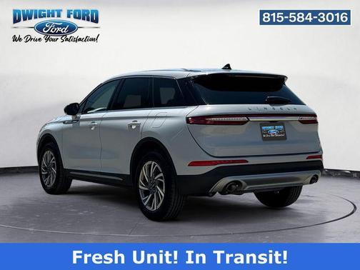 Crystal White Metallic Clearcoat 2025 Lincoln Corsair Premiere