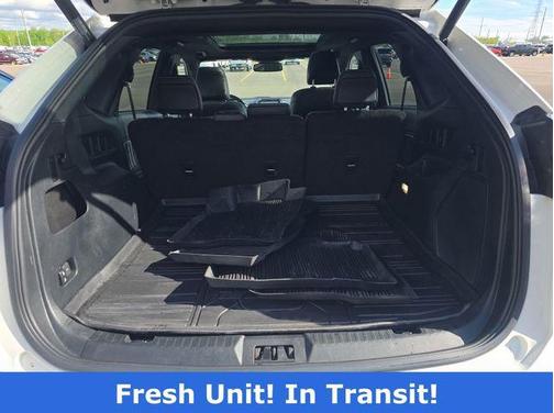 Star White Metallic Tri-Coat 2022 Ford Edge ST
