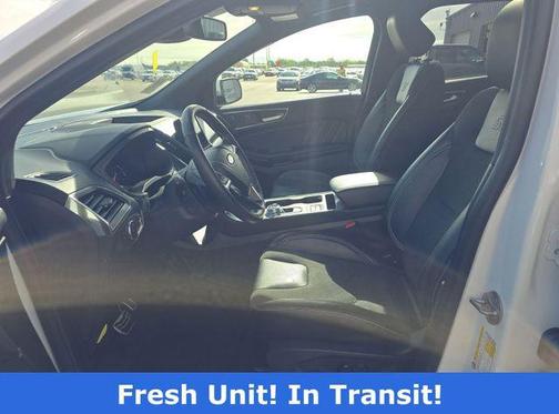 Star White Metallic Tri-Coat 2022 Ford Edge ST