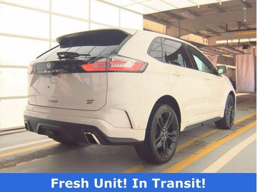 Star White Metallic Tri-Coat 2022 Ford Edge ST