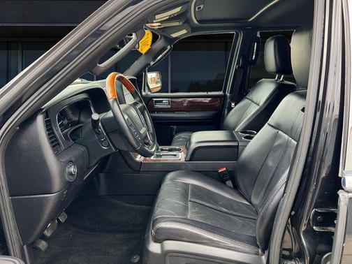 2017 Lincoln Navigator Select