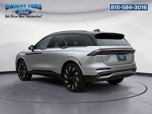 Silver Radiance Metallic Clearcoat 2024 Lincoln Nautilus Reserve
