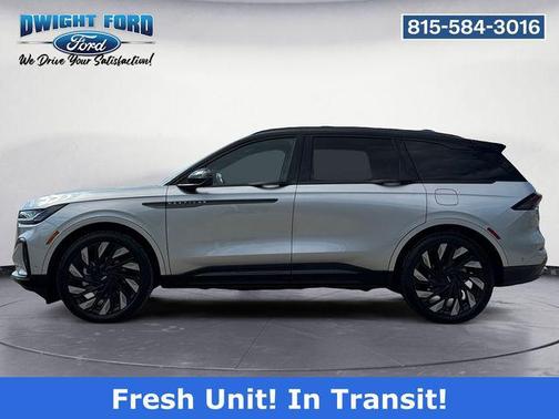 Silver Radiance Metallic Clearcoat 2024 Lincoln Nautilus Reserve