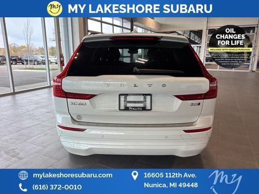 2022 Volvo XC60 B5 Momentum