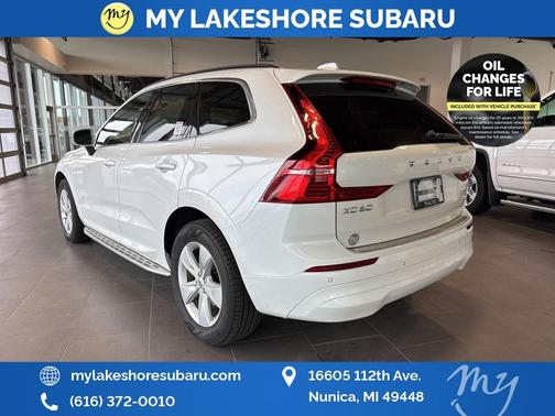 2022 Volvo XC60 B5 Momentum