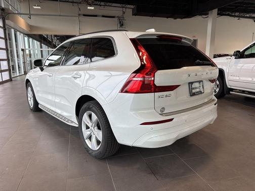2022 Volvo XC60 B5 Momentum