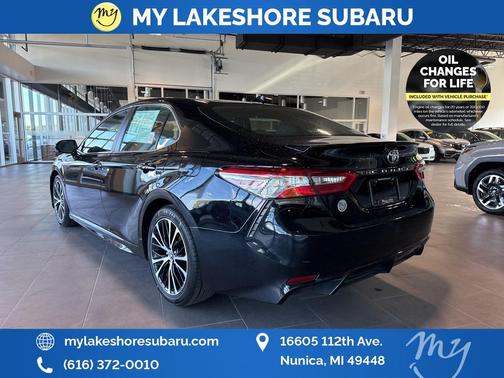 2020 Toyota Camry SE