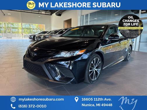 2020 Toyota Camry SE