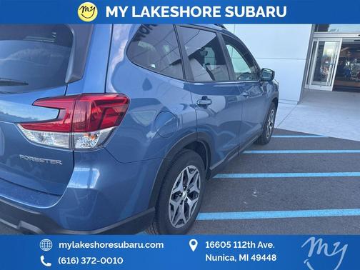 2023 Subaru Forester Premium