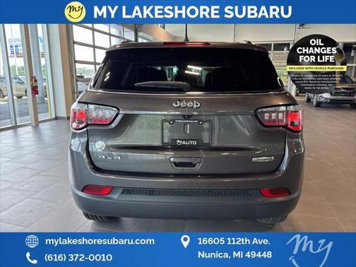 2022 Jeep Compass Latitude Lux