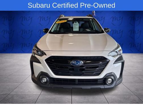 Crystal White Pearl 2025 Subaru Outback Onyx Edition