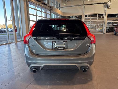 2018 Volvo V60 T5 Dynamic