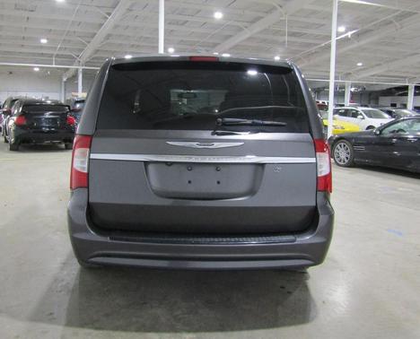 2016 Chrysler Town & Country S