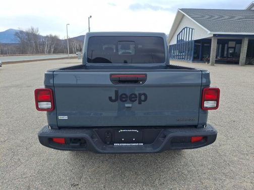 2026 Jeep Gladiator Sport