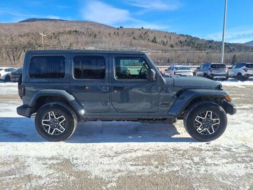 Anvil Clearcoat 2026 Jeep Wrangler Sahara