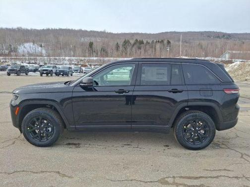 2026 Jeep Grand Cherokee Laredo