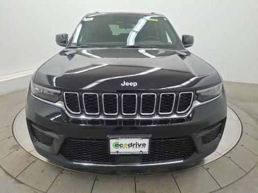 Diamond Black 2026 Jeep Grand Cherokee Laredo