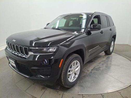 Diamond Black 2026 Jeep Grand Cherokee Laredo