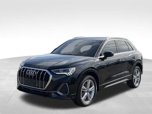 Mythos Black Metallic 2022 Audi Q3 45 S line Premium Plus