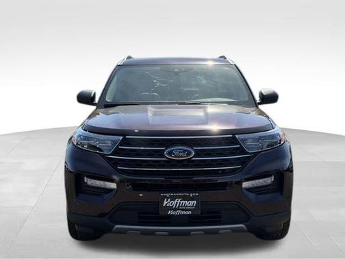 Jewel Red Metallic Tinted Clearcoat 2023 Ford Explorer XLT