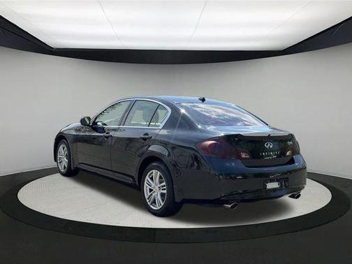 2015 INFINITI Q40 Base