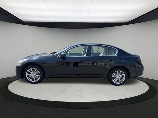 2015 INFINITI Q40 Base