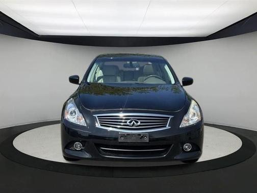 2015 INFINITI Q40 Base