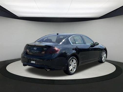 2015 INFINITI Q40 Base