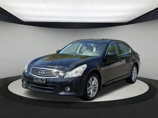 2015 INFINITI Q40 Base