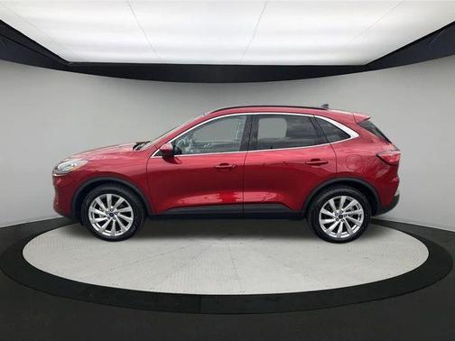 2022 Ford Escape Titanium Hybrid