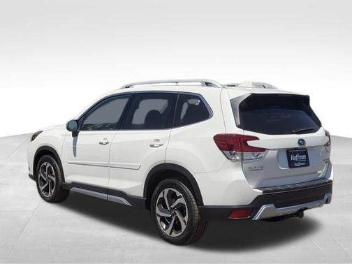 Crystal White Pearl 2023 Subaru Forester Touring