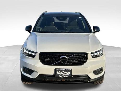 2021 Volvo XC40 T5 R-Design