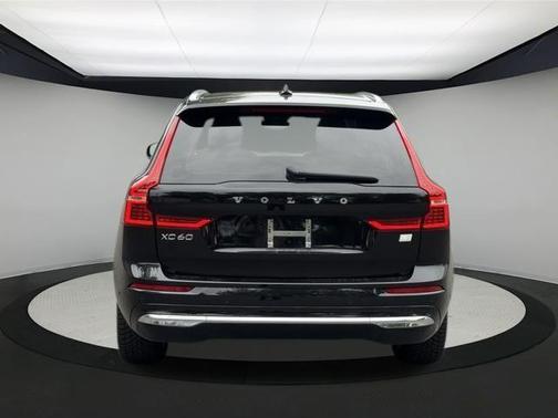 2022 Volvo XC60 Recharge Plug-In Hybrid T8 Inscription Extended Range