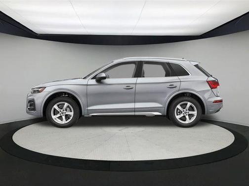 2025 Audi Q5 45 S line quattro Premium