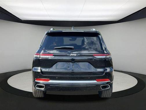 2023 Jeep Grand Cherokee Summit