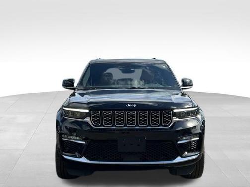 2023 Jeep Grand Cherokee Summit