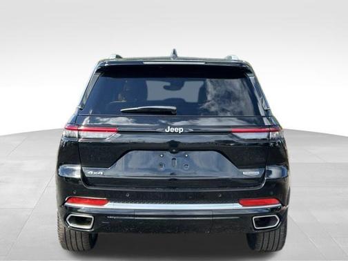 2023 Jeep Grand Cherokee Summit