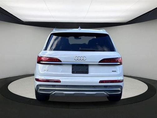 2020 Audi Q7 55 Premium Plus
