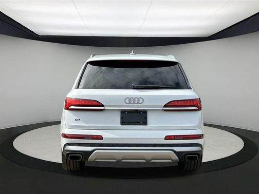 2025 Audi Q7 45 Premium