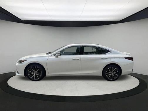 2024 Lexus ES 300h Luxury