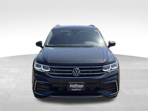 Deep Black 2023 Volkswagen Tiguan 2.0T SEL R-Line 4MOTION