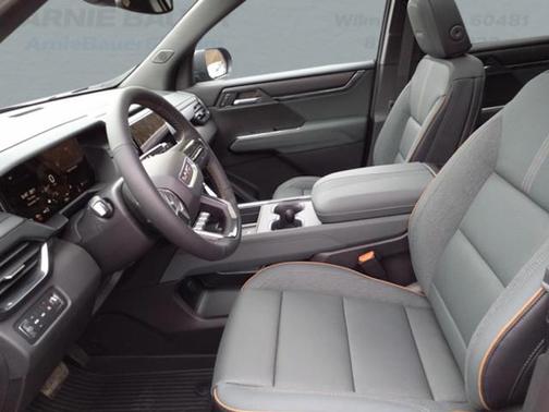 2025 GMC Acadia AWD AT4